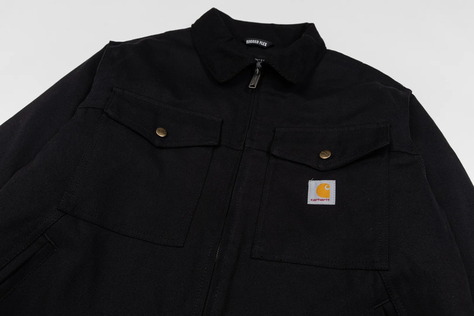 165 Carhartt Carhartt counter Same Style 106432 cotton jacket original 1:1 version Weight: 12 ounces Material: 99% cotton/1% spandex Canvas Details: corduroy trim collar quilted nylon lining, easy to put on and take off, insulated and warm, using Rugged Flex® elastic technology allows for easy movement. Loose fit. Front handwarmer pockets. Double pleats on the back to provide extra stretch at the shoulders. Internal ribbed windproof cuffs to help protect against cold weather. Adjustable hem for added coverage. Two front lower pockets. Two interior pockets; one with hook and loop closure, the other with a secure zipper. Style number: 106432#. Color: Olive Green. Black. Yellow. Dark Brown. Size: S-XL